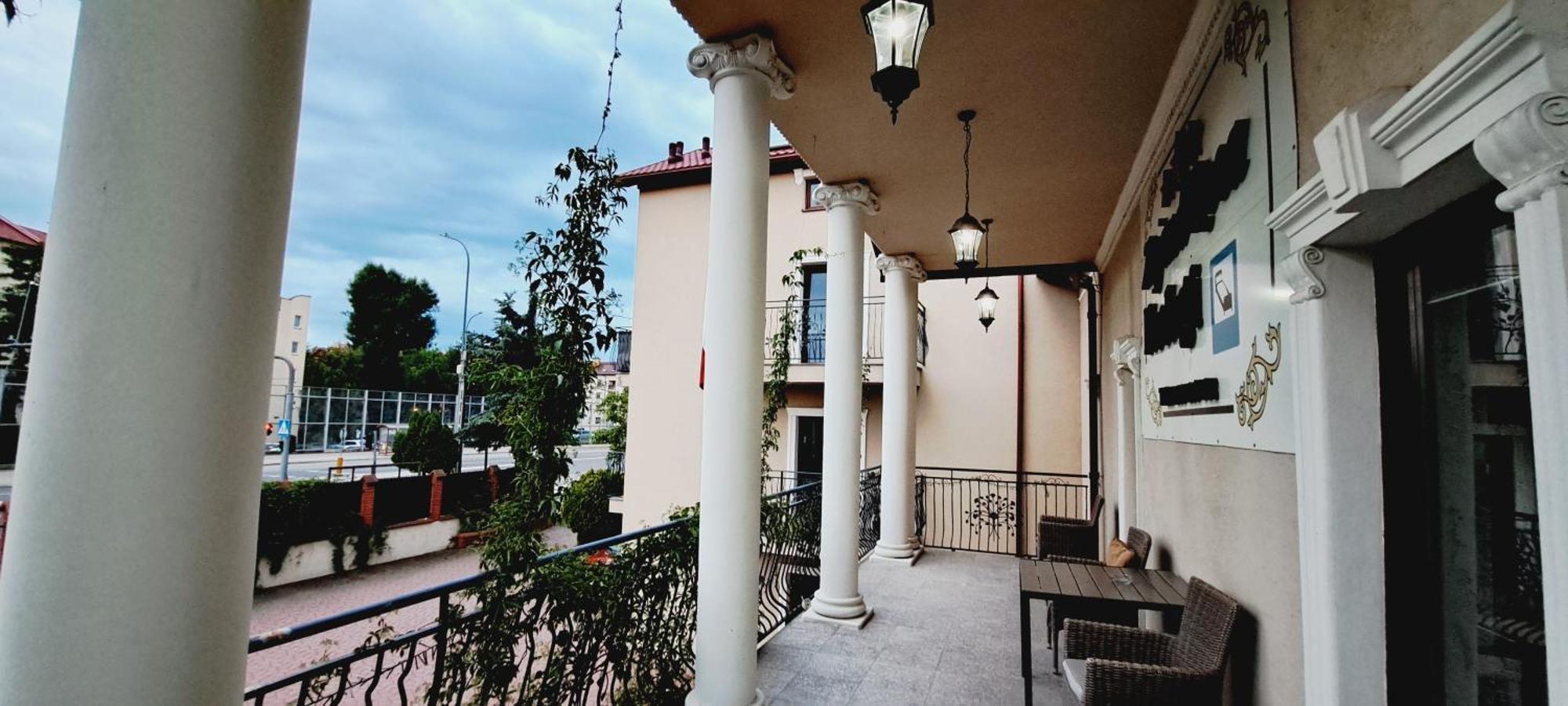 Hotel Rezydencja Rosa Przemyśl Exterior foto