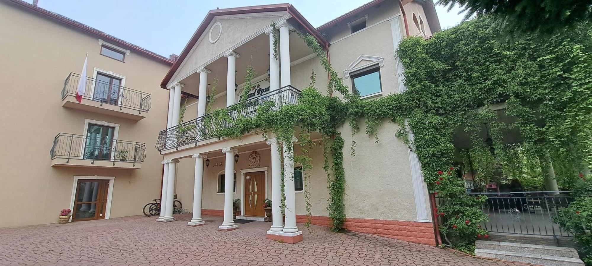 Hotel Rezydencja Rosa Przemyśl Exterior foto